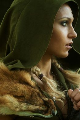 達莉亞·萊弗勒 飾 Freyja