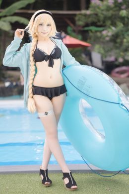 [42 張 cosplay 照片]泳裝珍妮