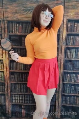 米拉·克索 – Velma