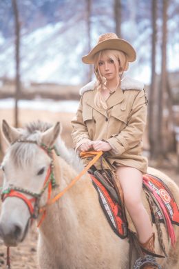 Cosplay 小和甜酒 骑马 猎人
