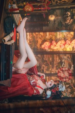 Cosplay 鹿八岁 闯进我家的凶凶年兽 Set.01