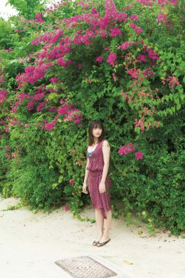 Momoka Ishida 石田桃香, 1st 写真集 [MOMOKA] Set.01