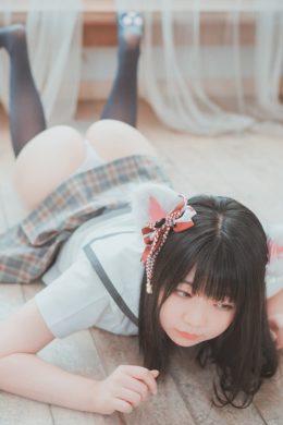 Pian 피안화, DJAWA 大佳玩 ‘Cat girl does not take classes’