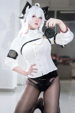 Cosplay 半半子Banbanko – 鸣潮 赞妮