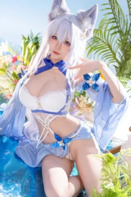 Cosplay 星之迟迟Hoshilily – 碧蓝航线 信浓泳装